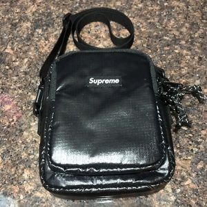 supreme shoulder bag 17
